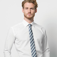 Herren Hemden zu bedrucken und besticken